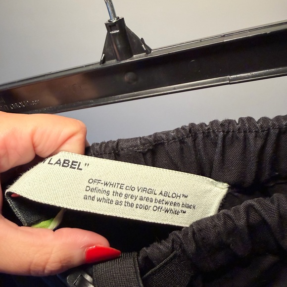 Off-White Black Cargo Pants for Men - Picture 3 of 10